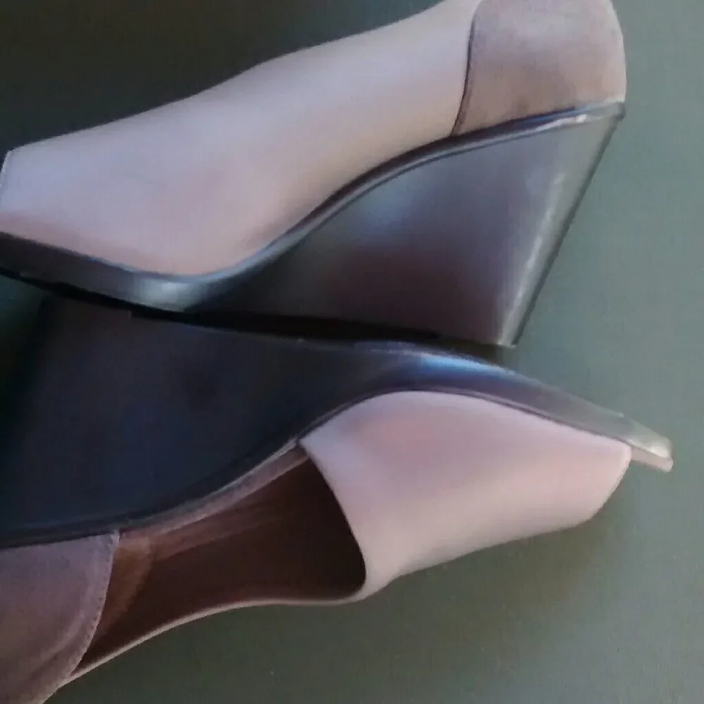 Dana Buchman taupe textile